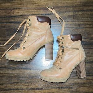 G BY GUESS Y2K HEELED BOOTIES SIZE 8.5 BEIGE
